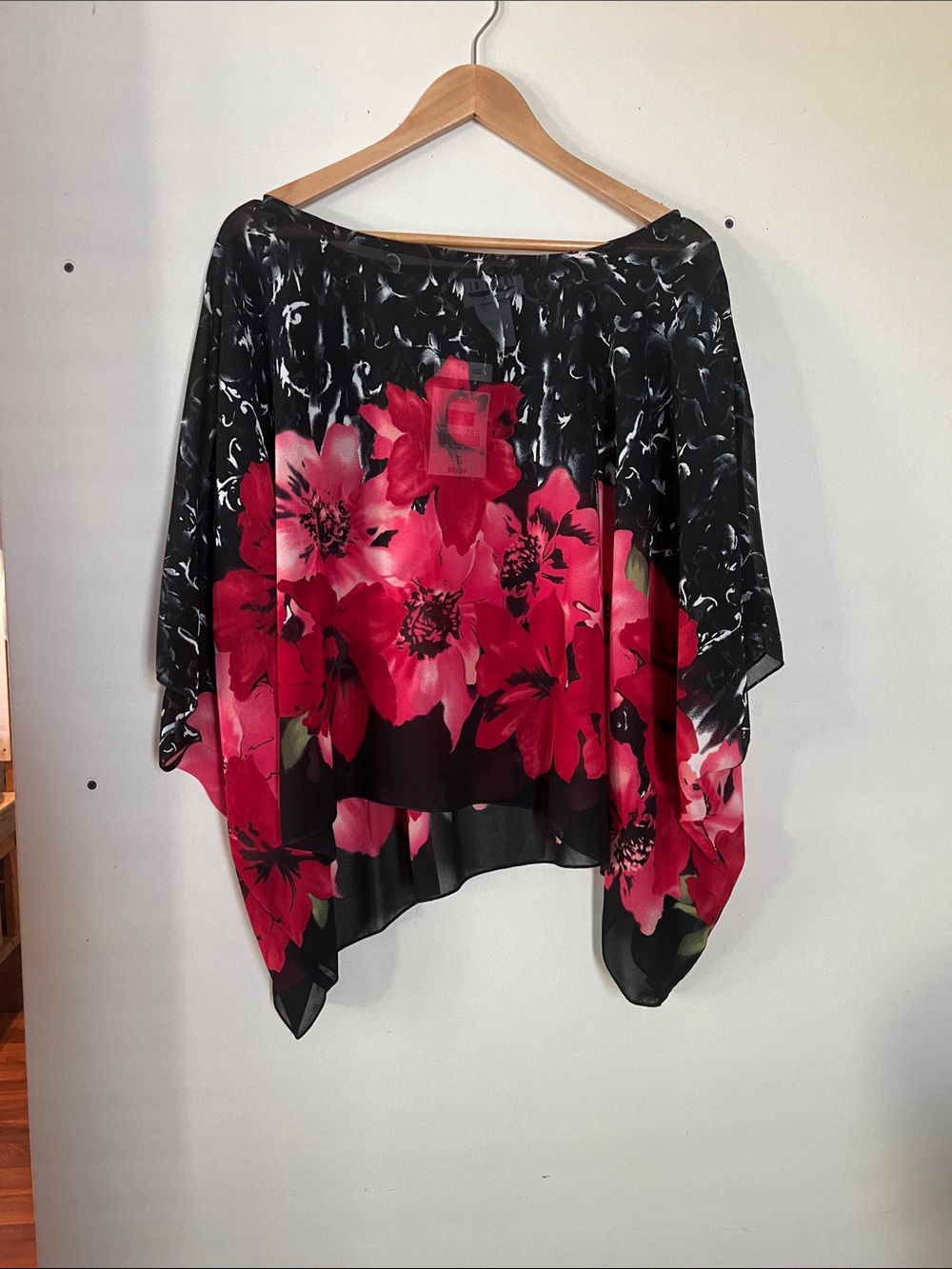 Enfocus Studio Black Top with White and Pink Accents